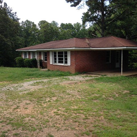 2nd image of 325 Carlton Johnson Rd