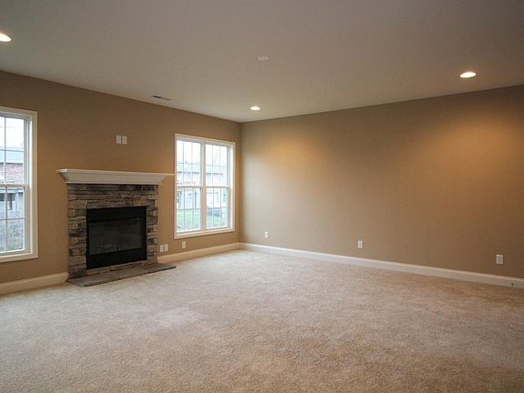5th image of 389 Gleneagles Way
