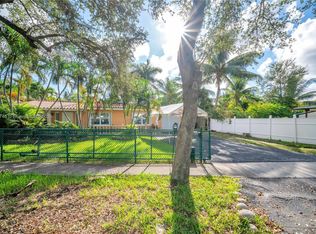 1915 N 28th Ave, Hollywood, FL 33020