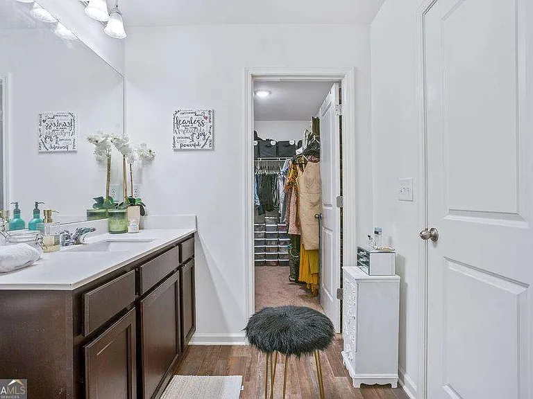 3220 Tarian Way — Photo 5