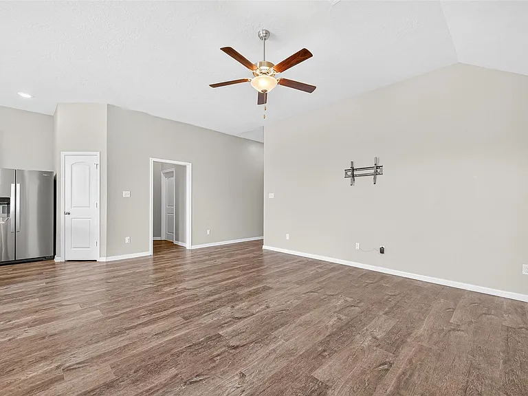 246 Brocks Ln — Photo 8