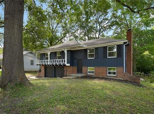 10904 Bellaire Ave, Kansas City, MO 64134