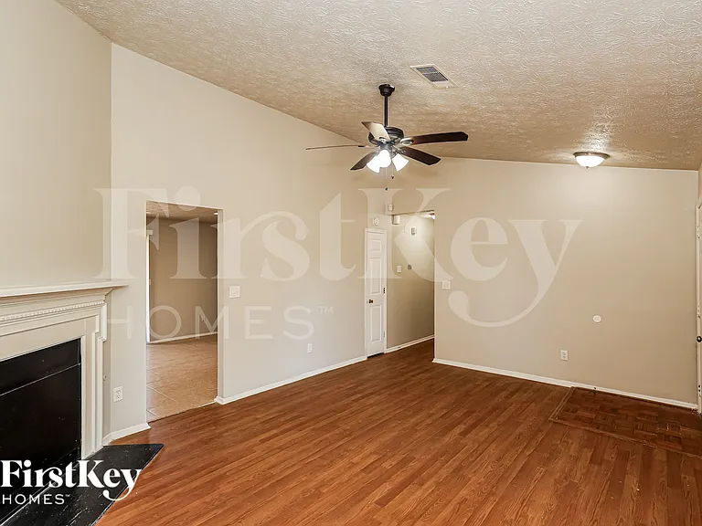 6450 Peppermill Ln — Photo 5