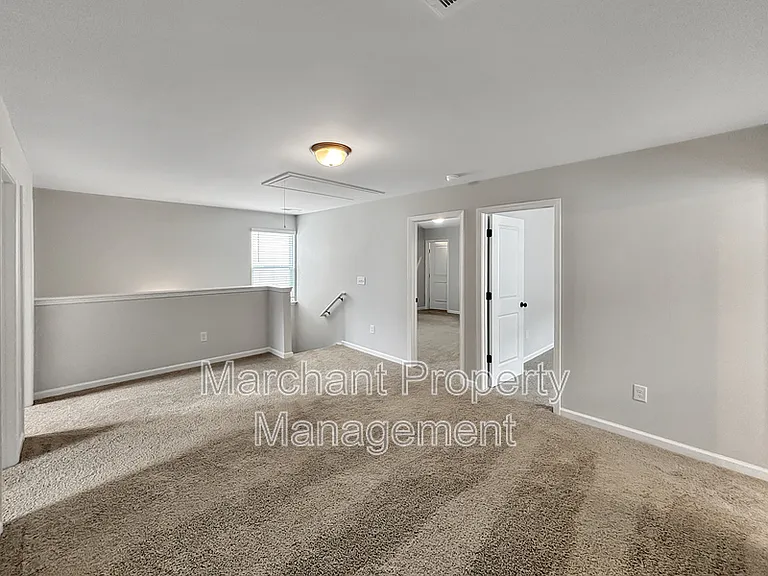 137 Gervais Cir — Photo 7