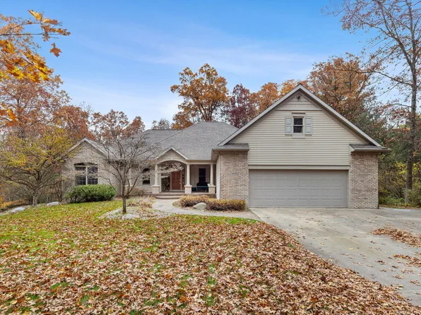 5240 Brookestone Dr NE, Rockford, MI 49341