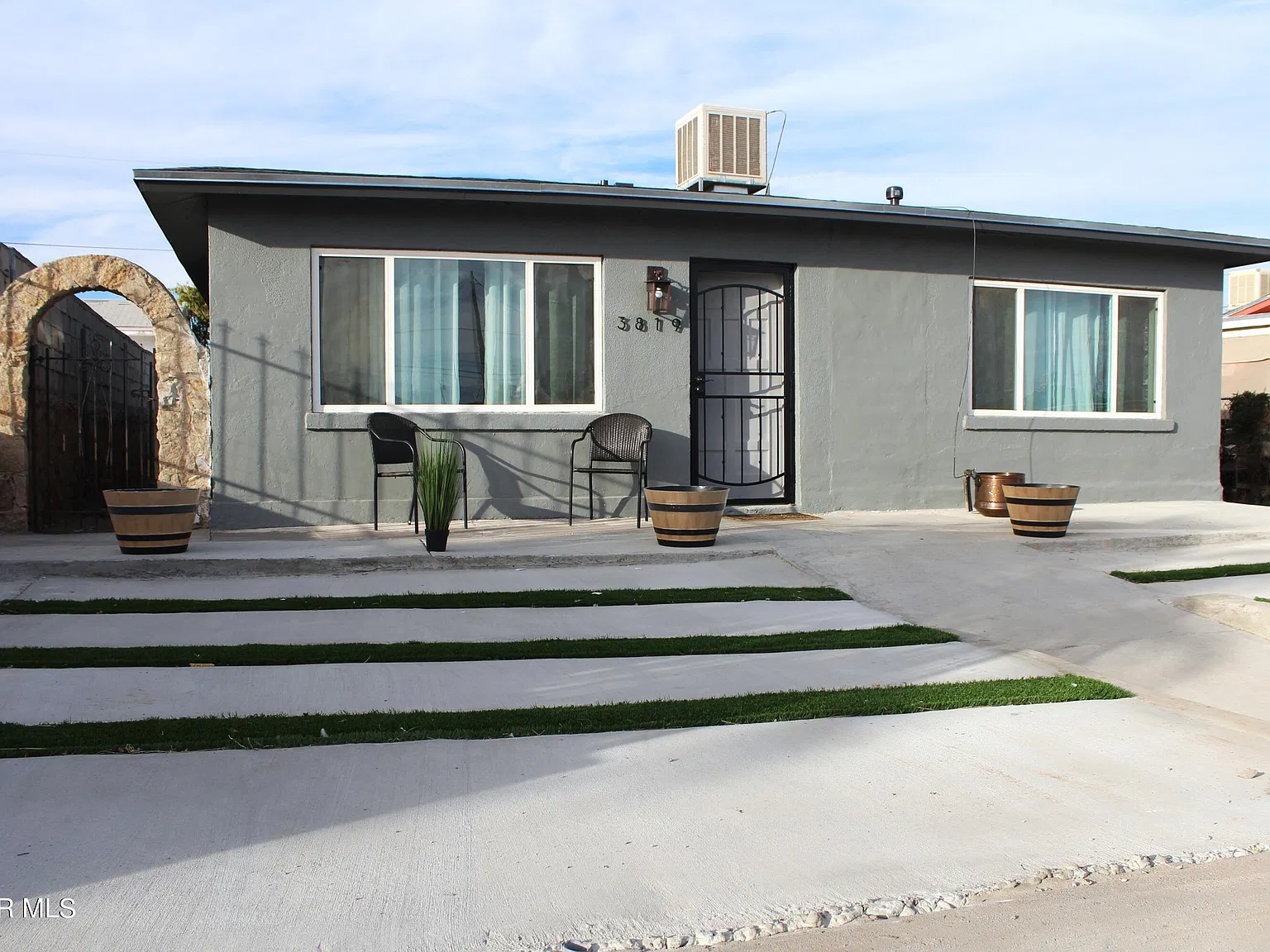 2 bed, 2.0 bath, 992 sqft, $1,450 — Photo 1