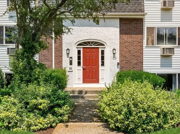 35 Will Dr Unit 5, Canton, MA 02021