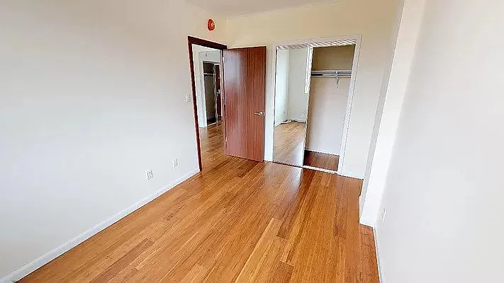 Bedroom, photo 1
