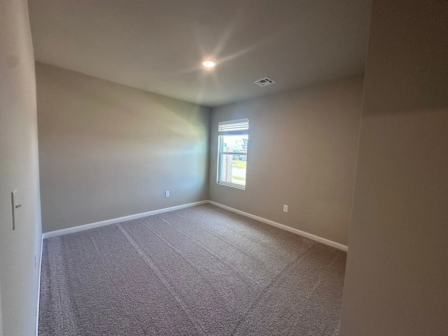 Beautiful New Home! 1st Month Free! — Photo 4