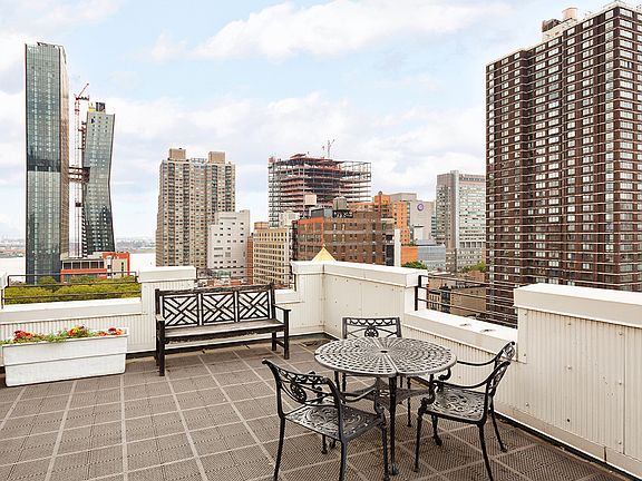 4th image of 245 E 35th St APT 8C