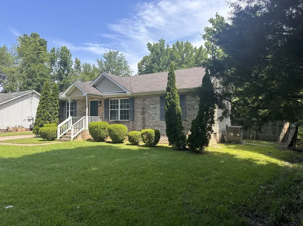 611 Chestnut Ridge Dr, Clarksville, TN 37042