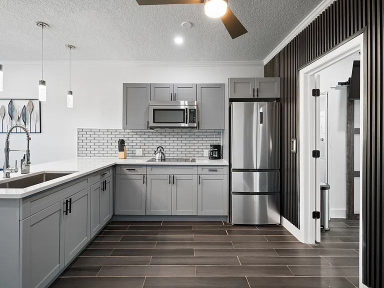 2608 W Swann Ave #D — Photo 3