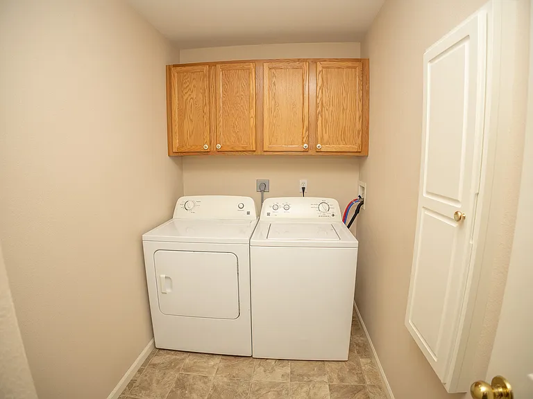 3725 Oxford Rd — Photo 14