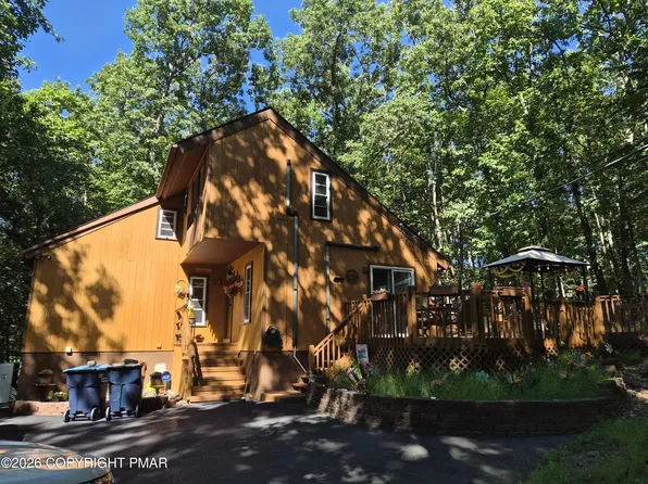 1111 Kensington Dr, East Stroudsburg, PA 18301
