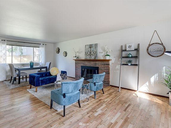 Enter to large living and dining room.
