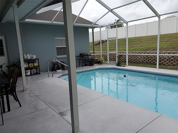 5th image of 5863 Charloma Dr
