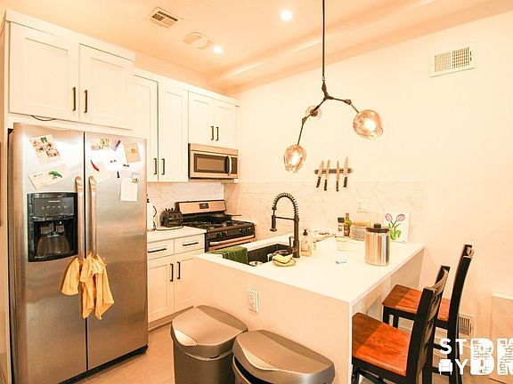 5th image of 1161 Myrtle Ave #2C
