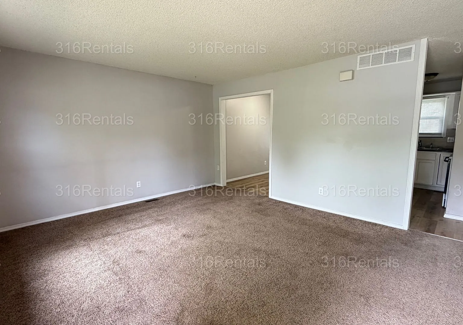 501 W Clark Ave — Photo 2