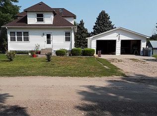 702 Upton St, Palmer, NE 68864
