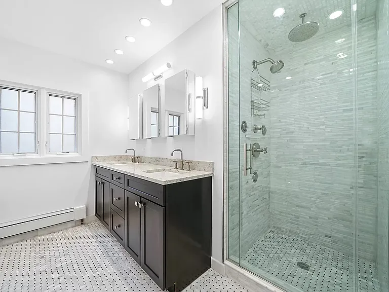 2545 W Lunt Ave #1 — Photo 11
