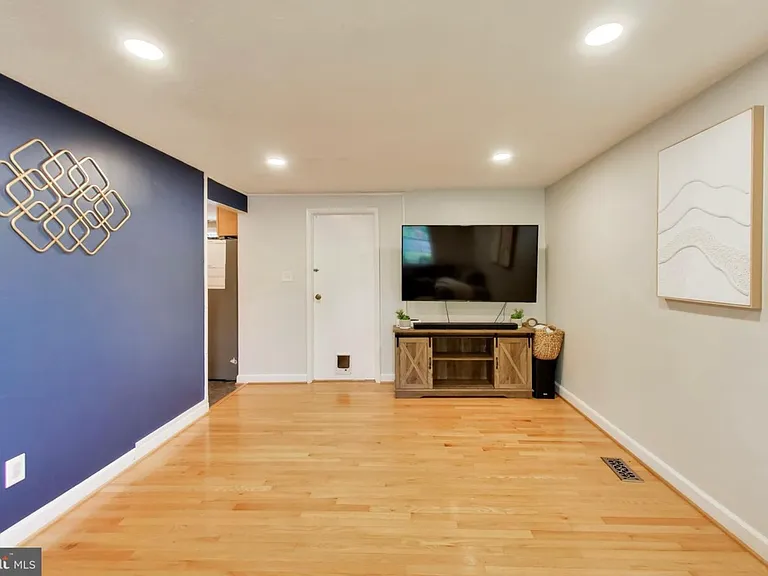 5932 Peregrine Dr — Photo 11