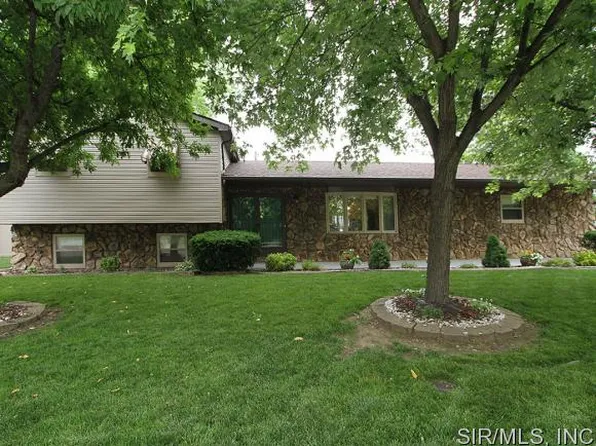 3315 Maryville Rd, Granite City, IL 62040