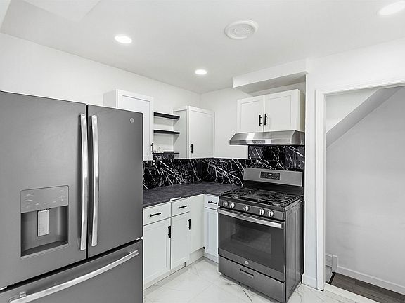 5th image of 21211 Newcastle Rd
