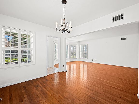 5th image of 5311 Angeles Vista Blvd