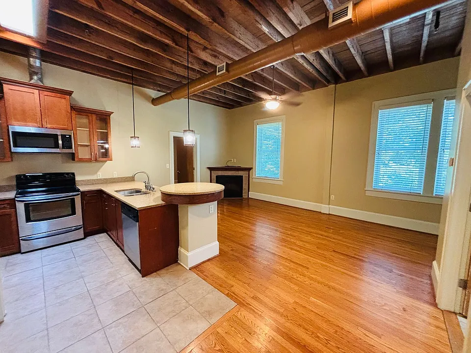 115 College Ave #203