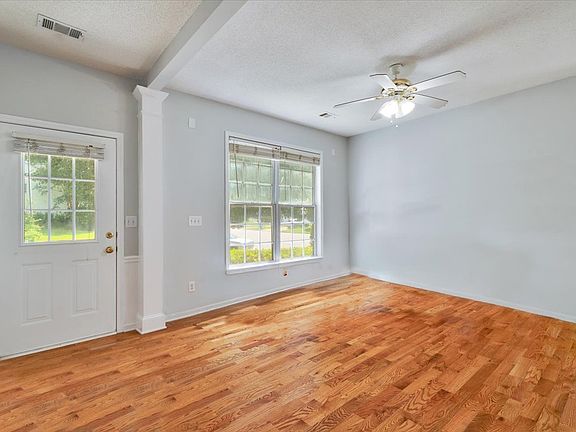 3rd image of 2948 Cottesford Way SE