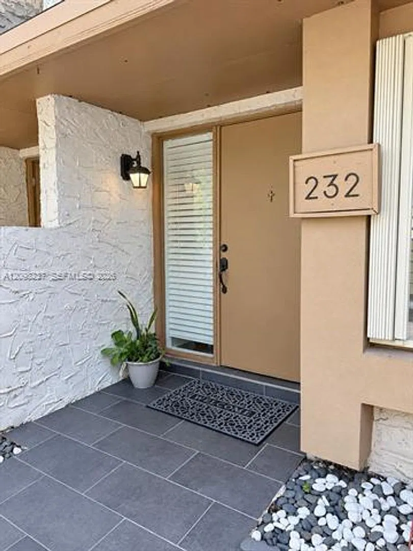 232 Wimbledon Lake Dr cu-232, Plantation, FL 33324 — Photo 3