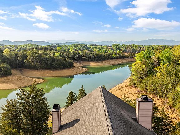 3rd image of 3648 Foxfire Way