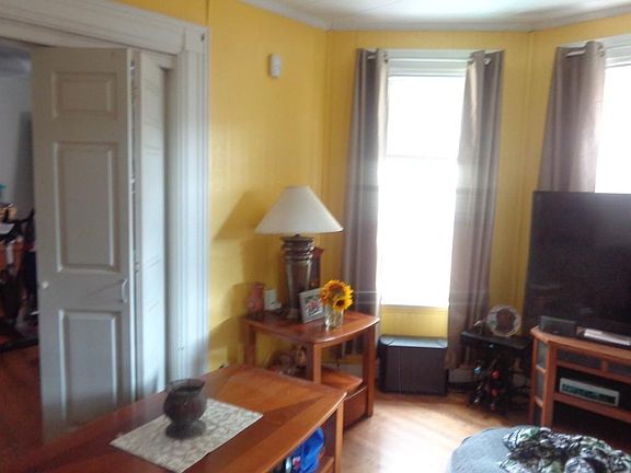 3rd image of 38 Rock Ave