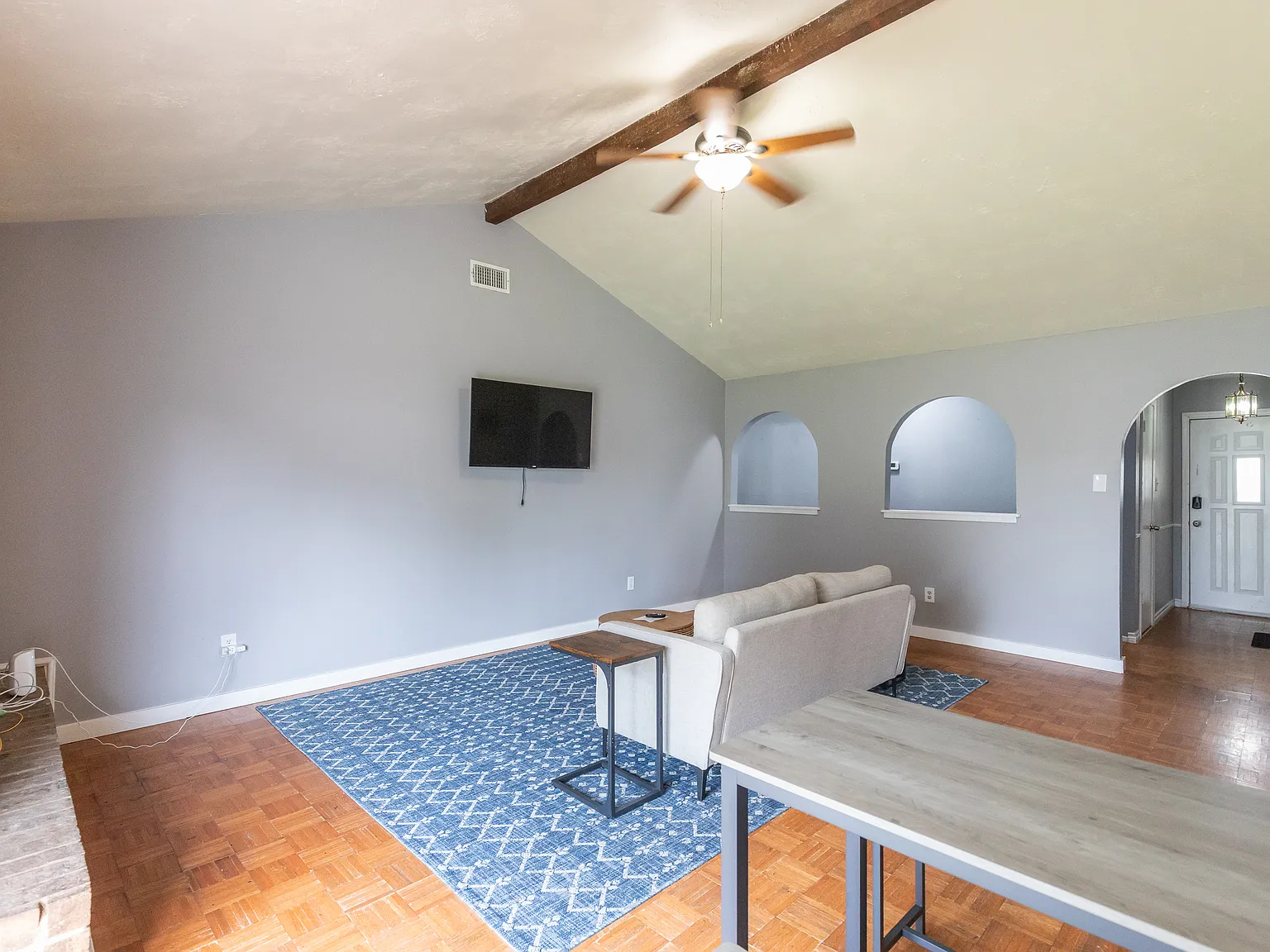 3 bed, 1477 sqft, $3,750 — Photo 3