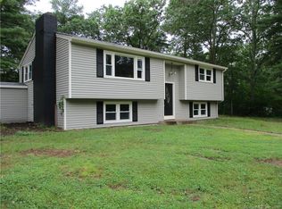 18 Ralph St, Moosup, CT 06354