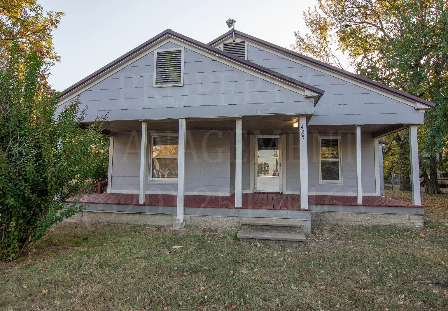 2 bed, 1.0 bath, 1012 sqft, $800 — Photo 1