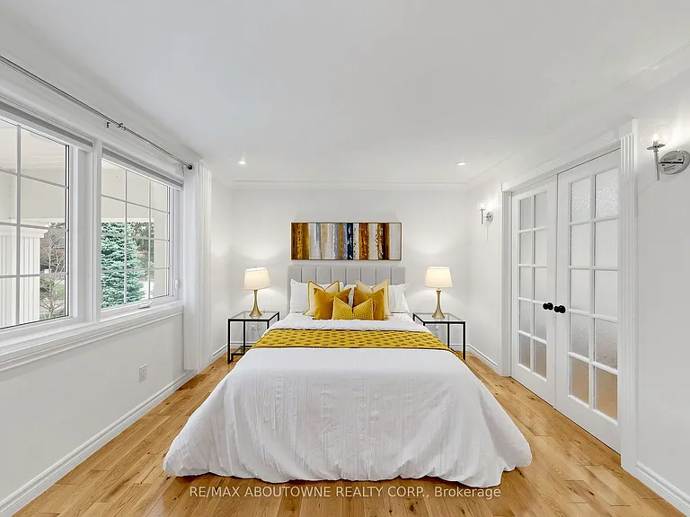1316 Cambridge Dr — Photo 35