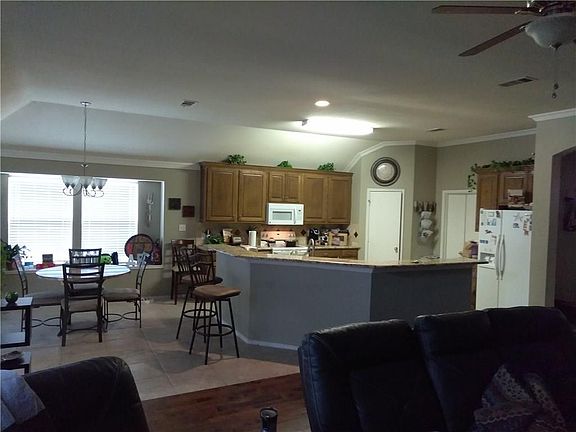 3rd image of 630 Manchester Dr