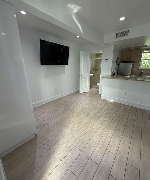 7504 NE 6th Ct #8 — Photo 2