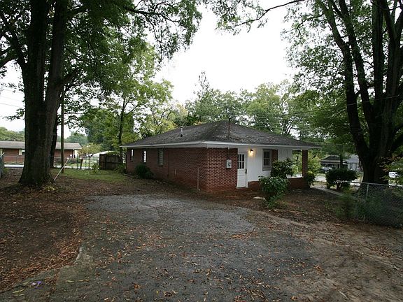 5th image of 106 Woodland Hls NW