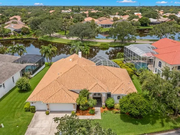 1247 Darlington Oak Cir NE, Saint Petersburg, FL 33703
