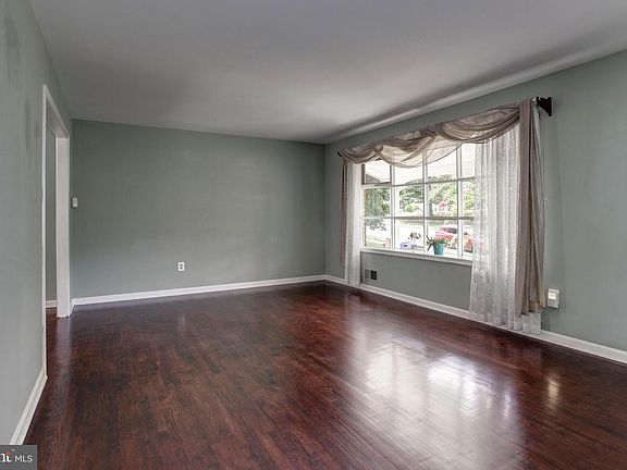 3rd image of 12601 Colby Dr