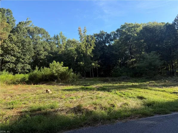 9323 Line Fence Rd, Hayes, VA 23072