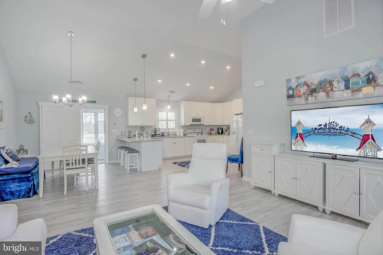 10242 Golf Course Rd — Photo 4