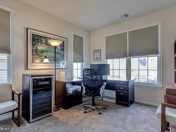 4th image of 124 Beacon Cir