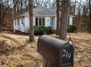 219 Sleepy Hollow Rd, Bath, PA 18014