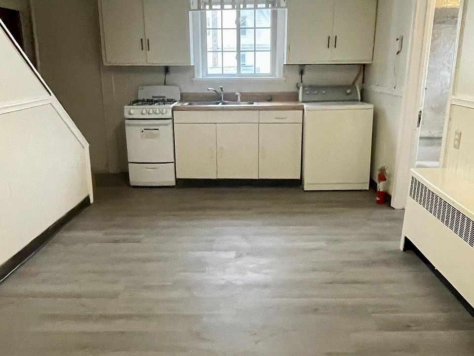 1st image of 216 Laurel St #2
