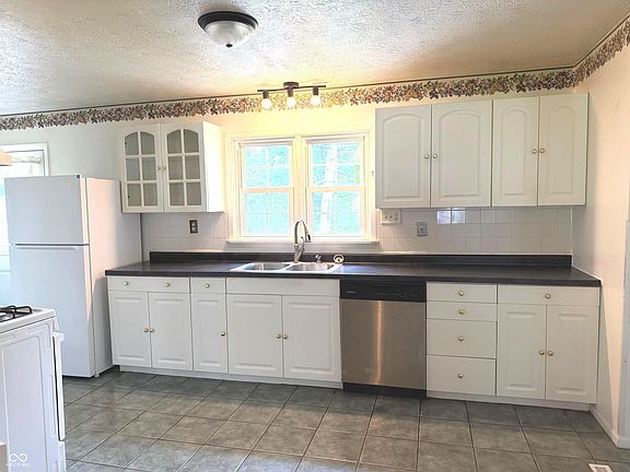 4th image of 621 Woodland Dr