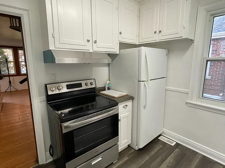 9 Gary Ave — Photo 2