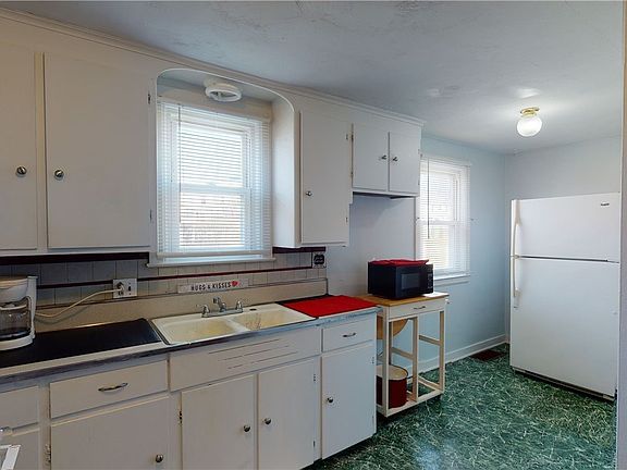 4th image of 18 Cleveland Dr